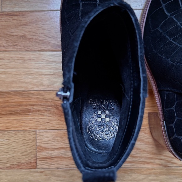 VINCE CAMUTO Black Suede Booties - Picture 5 of 6